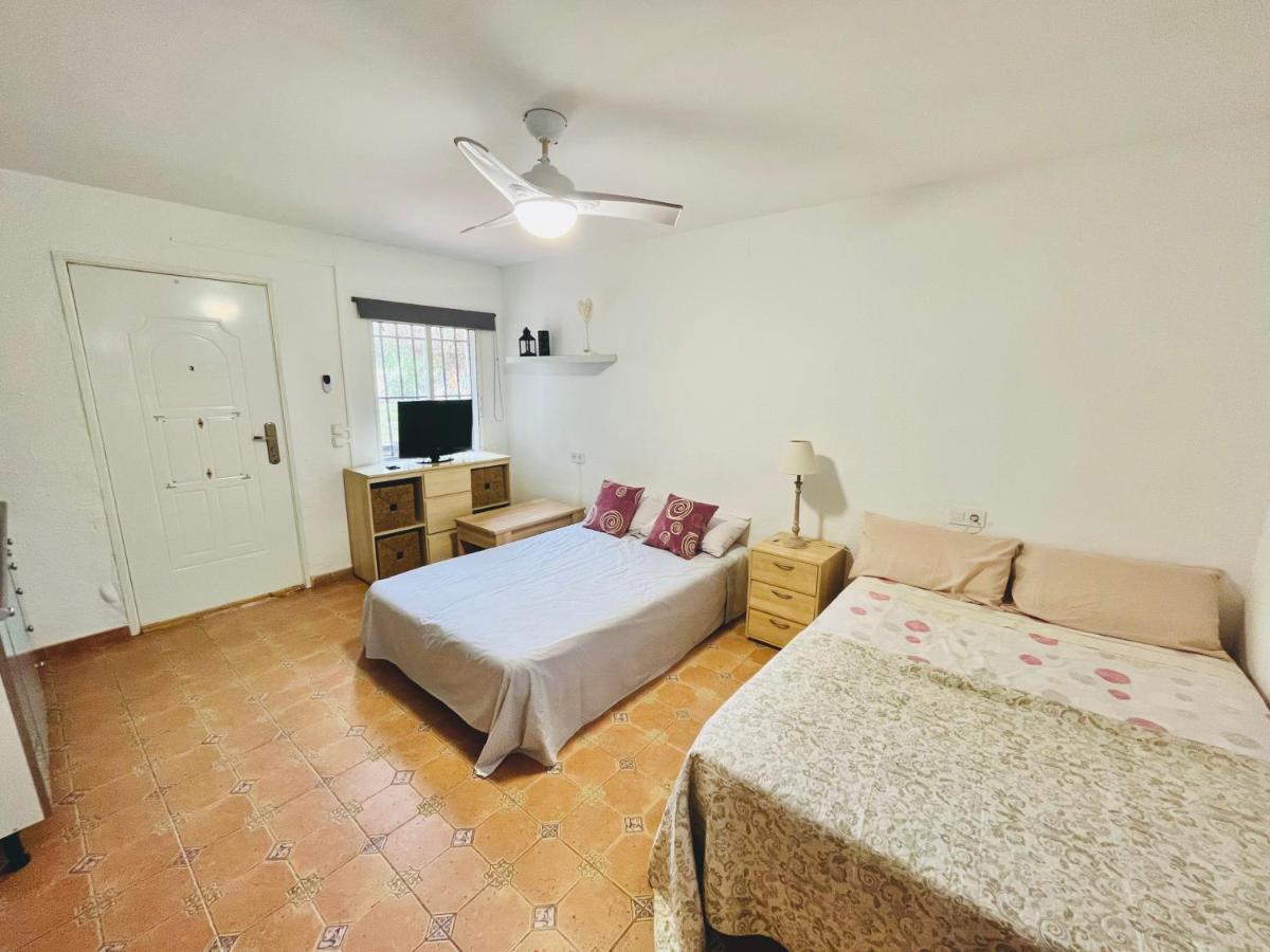 Holiday home Estudio Adosado Con Jardin Y Parking Privado